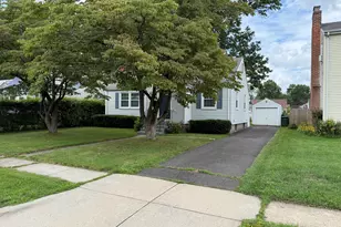 144 Edgemont Ave, West Hartford, CT 06110 - Photo 4