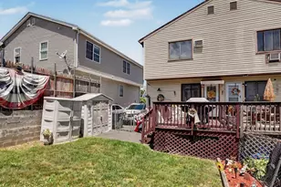 160 Granfield Ave, Bridgeport, CT 06610 - Photo 8