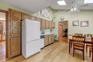 81 Kingston Dr, East Hartford, CT 06118 - Photo 6