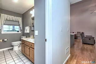 20 Down Draft Cir, West Haven, CT 06516 - Photo 24