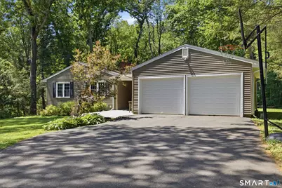 41 Hemlock Trail, Trumbull, CT 06611 - Photo 2