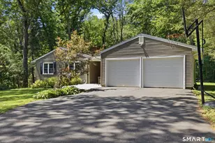 41 Hemlock Trail, Trumbull, CT 06611 - Photo 2