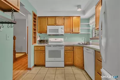104 Oakland Street #A, Manchester, CT 06042 - Photo 4