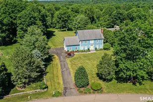 25 Wildrose Ln, Trumbull, CT 06611 - Photo 4