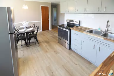 202 Reed Avenue, Windsor Locks, CT 06096 - Photo 2