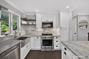 22 Heather Ln, Norwalk, CT 06851 - Photo 8