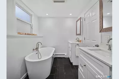 22 Heather Lane, Norwalk, CT 06851 - Photo 18