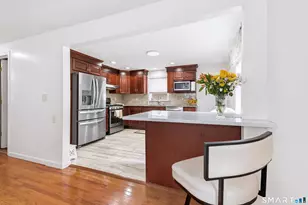 325 Rockwell Ave, Bloomfield, CT 06002 - Photo 8