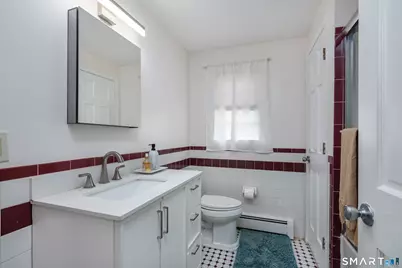 325 Rockwell Avenue, Bloomfield, CT 06002 - Photo 16
