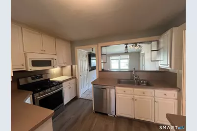 39 Fairmont Street, Wethersfield, CT 06109 - Photo 2