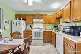 181 Hicks St, Meriden, CT 06450 - Photo 14