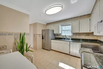 52 London Lane, Stamford, CT 06902 - Photo 12