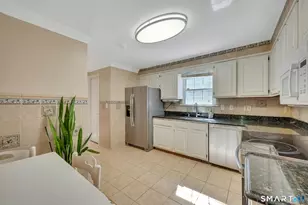 52 London Ln, Stamford, CT 06902 - Photo 12