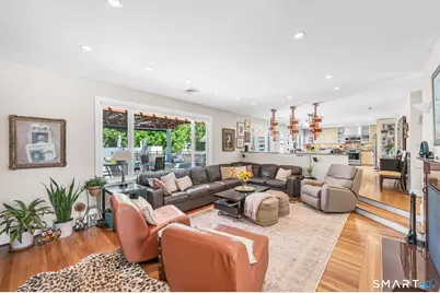 1085 Ocean Avenue, New London, CT 06320 - Photo 4