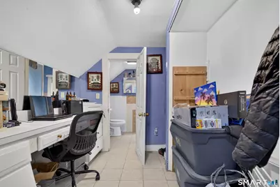 810 Briarwood Avenue, Bridgeport, CT 06604 - Photo 22