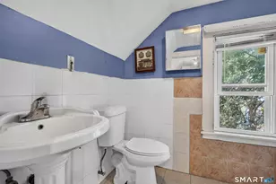 810 Briarwood Ave, Bridgeport, CT 06604 - Photo 24
