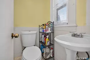 810 Briarwood Ave, Bridgeport, CT 06604 - Photo 14