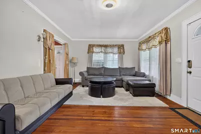 810 Briarwood Avenue, Bridgeport, CT 06604 - Photo 2
