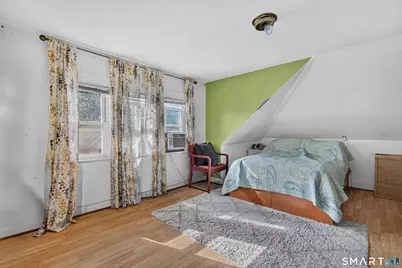 810 Briarwood Avenue, Bridgeport, CT 06604 - Photo 18