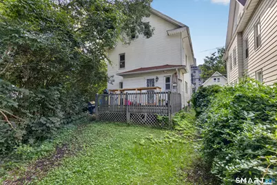 810 Briarwood Avenue, Bridgeport, CT 06604 - Photo 36