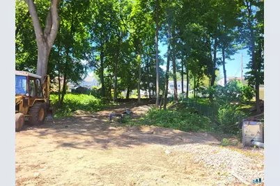 1002 East Broadway, Milford, CT 06460 - Photo 2