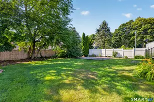511 Thompson Ave, East Haven, CT 06512 - Photo 32
