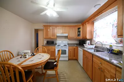 152 Jackson Avenue, Bridgeport, CT 06606 - Photo 18