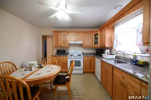 152 Jackson Ave, Bridgeport, CT 06606 - Photo 18