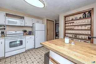 37 Deer Park Rd, Simsbury, CT 06089 - Photo 4