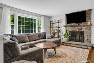 339 Boston Post Rd, East Lyme, CT 06333 - Photo 10