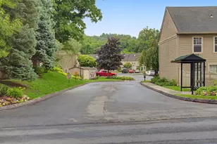 41 Glen Ridge Ct, New Milford, CT 06776 - Photo 2