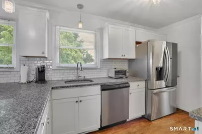 30 Quaker Lane, Southington, CT 06489 - Photo 10
