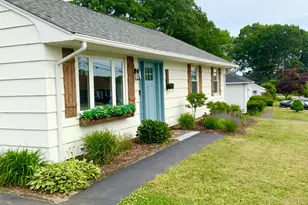 200 Little Deer Rd, Bridgeport, CT 06606 - Photo 2
