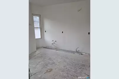 824 Albany Avenue, Hartford, CT 06112 - Photo 10