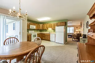 21 Farmbrook Ln, Vernon, CT 06066 - Photo 4