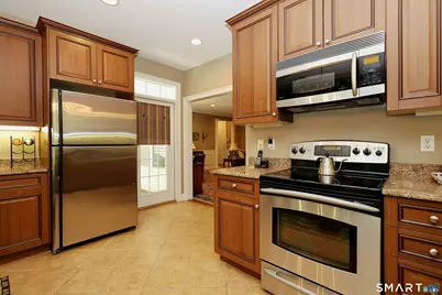 25 Franklin Court #25, Newtown, CT 06470 - Photo 10