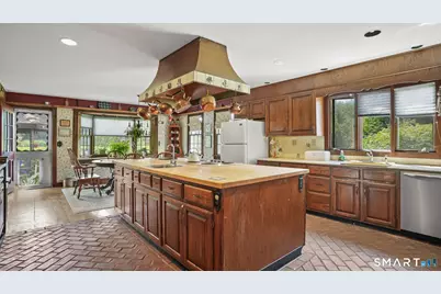 21 Fuller Road, Trumbull, CT 06611 - Photo 20