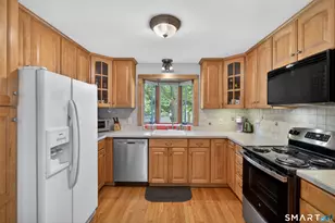 37 Dunbar Rd, Milford, CT 06460 - Photo 6