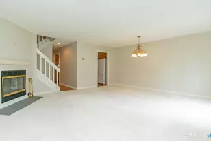 19 Steeplechase Dr, Newington, CT 06111 - Photo 6