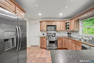 8 Ernel Dr, Greenwich, CT 06878 - Photo 18