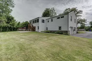 390 Ballfall Rd, Middletown, CT 06457 - Photo 6
