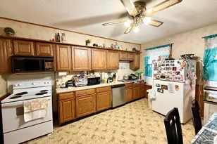 23 Chapman Ct, New Britain, CT 06051 - Photo 10
