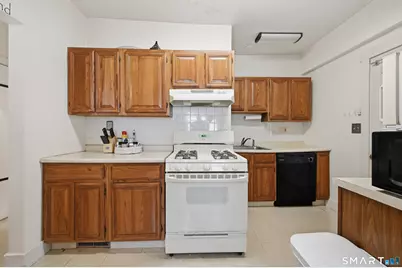 17 Lake Avenue, Danbury, CT 06810 - Photo 2