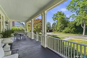 26 Spruce St, Fairfield, CT 06890 - Photo 2