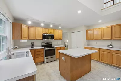175 Rolling Green, Middletown, CT 06457 - Photo 12