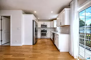 1686 Litchfield Turnpike, Woodbridge, CT 06525 - Photo 18