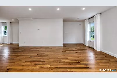 1686 Litchfield Turnpike #B, Woodbridge, CT 06525 - Photo 12
