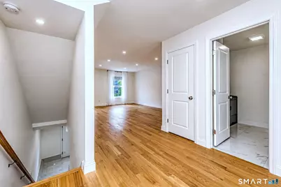 1686 Litchfield Turnpike #B, Woodbridge, CT 06525 - Photo 10