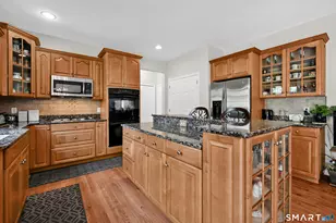 36 Independence Cir, Middlebury, CT 06762 - Photo 12