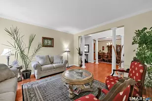 36 Independence Cir, Middlebury, CT 06762 - Photo 4